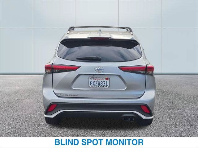 Used 2021 Toyota Highlander XSE FWD image 8