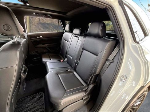Used 2020 Volkswagen Atlas Cross Sport SE FWD image 26