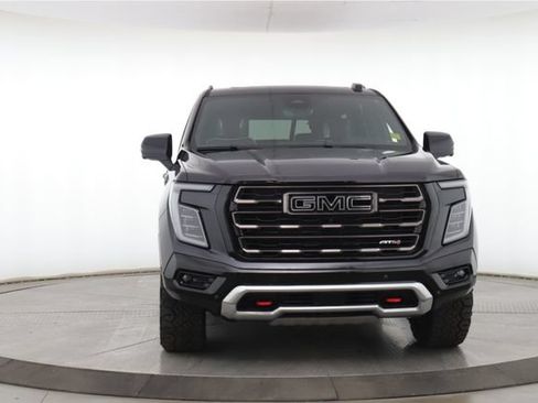 Used 2025 GMC Yukon AT4 Ultimate AWD/4WD image 12