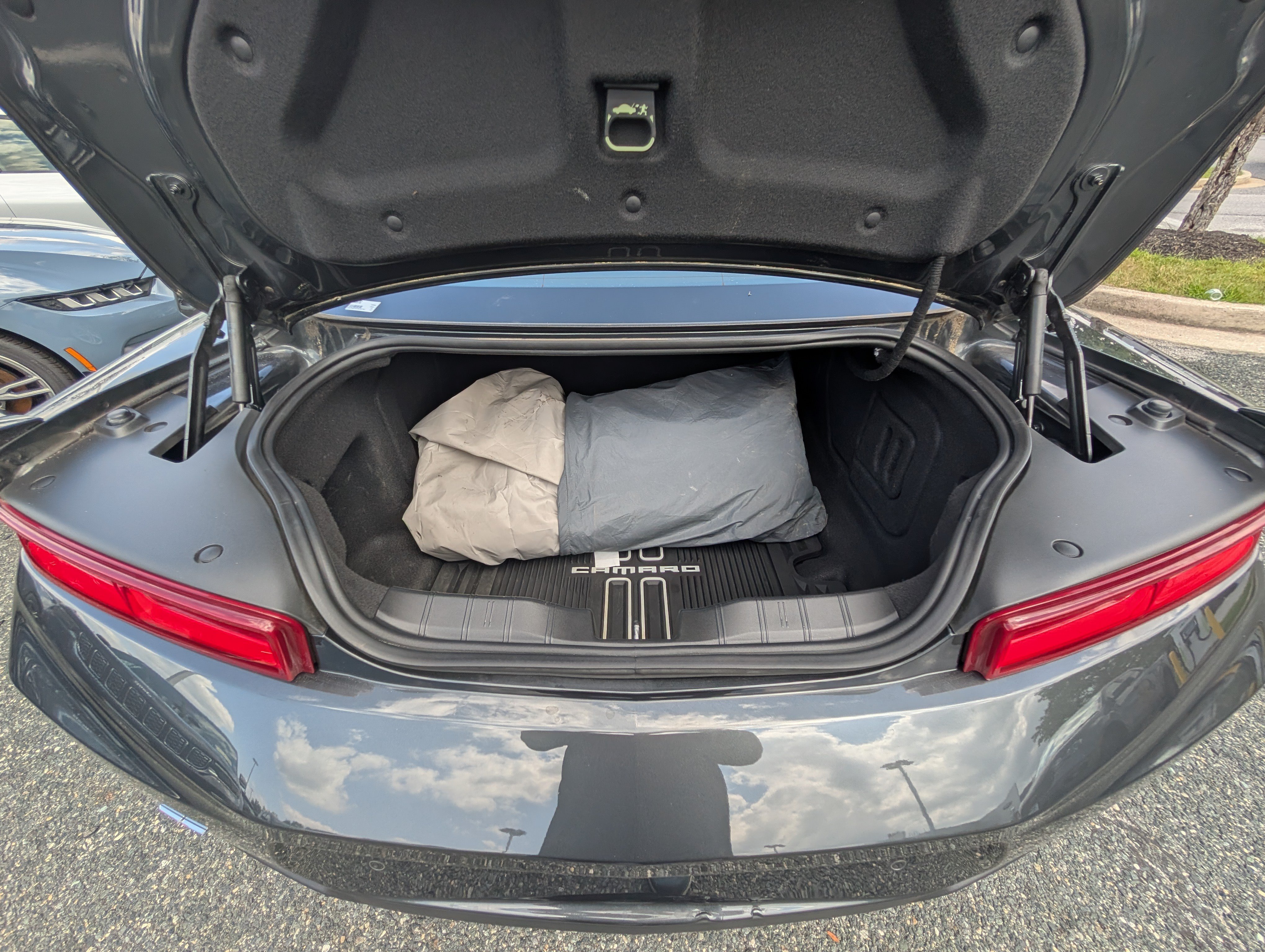 Used 2018 Chevrolet Camaro SS RWD image 14