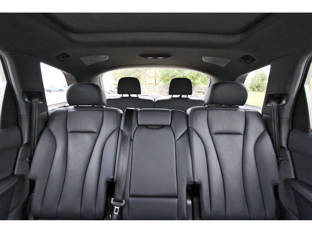 Used 2025 Audi Q7 3.0T Premium Plus AWD/4WD image 14