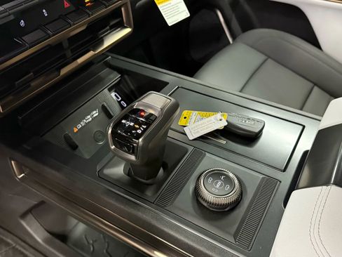Used 2025 GMC Hummer EV 2X image 15