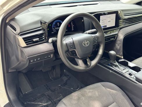 Used 2025 Toyota Camry LE FWD image 32
