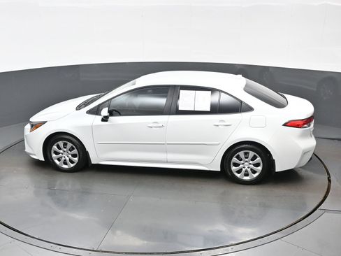 Used 2026 Toyota Corolla LE FWD image 35
