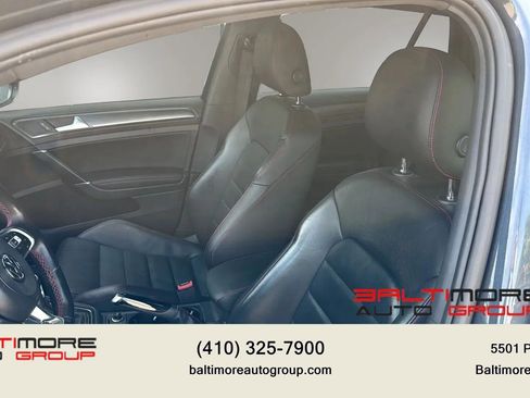 Used 2018 Volkswagen GTI SE w/ SE Leather Package FWD image 11