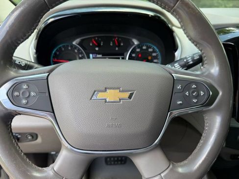 Used 2019 Chevrolet Traverse LT FWD image 18
