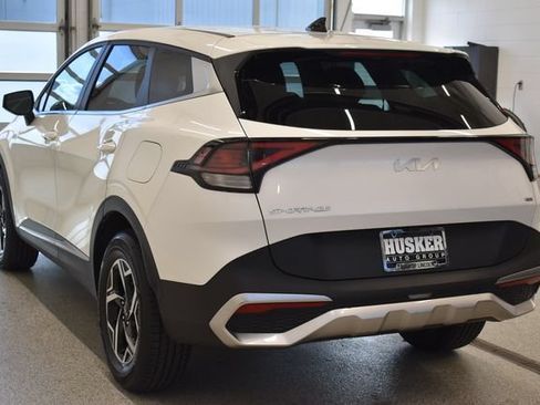 Used 2024 Kia Sportage LX AWD/4WD image 10