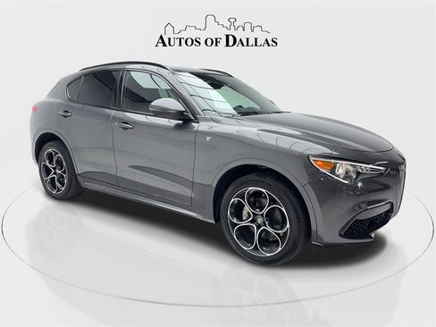 Used 2023 Alfa Romeo Stelvio Ti image 2