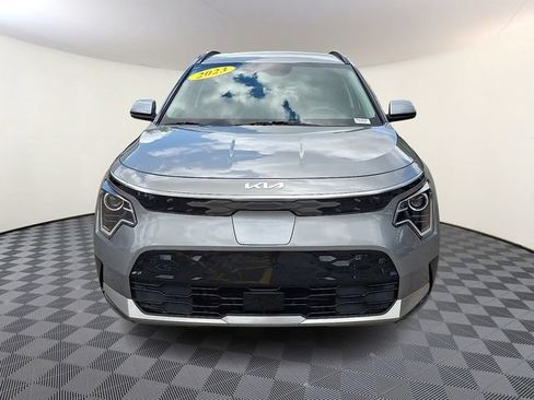 Certified 2023 Kia Niro Wind FWD image 2