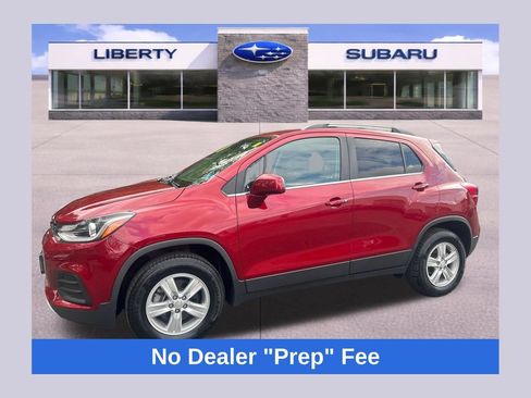 Used 2020 Chevrolet Trax LT AWD/4WD image 1