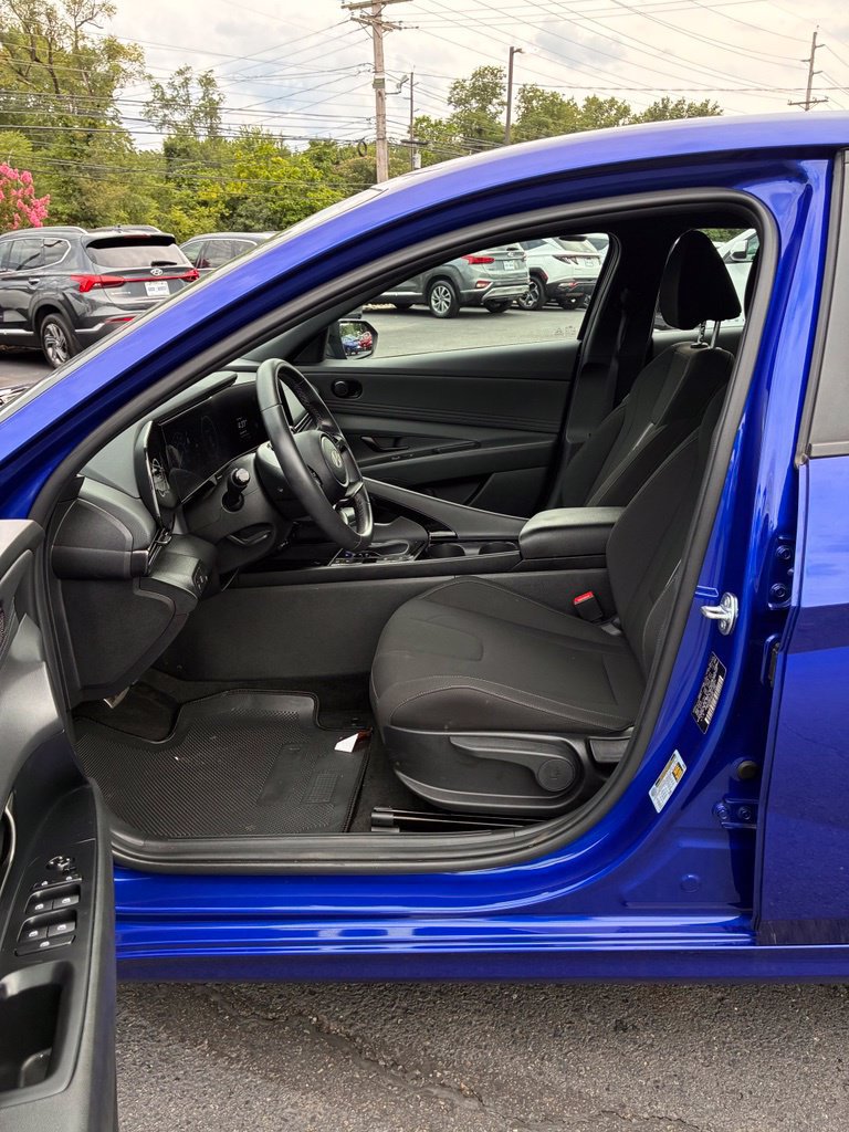 Certified 2025 Hyundai Elantra SEL FWD image 25