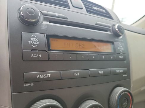 Used 2011 Toyota Corolla LE image 18