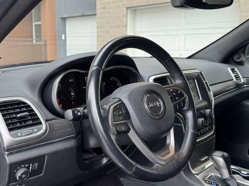 Used 2018 Jeep Grand Cherokee Limited image 15