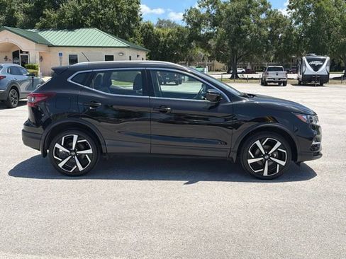 Used 2022 Nissan Rogue Sport SL FWD image 6
