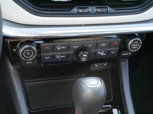 Used 2023 Jeep Compass Limited image 23