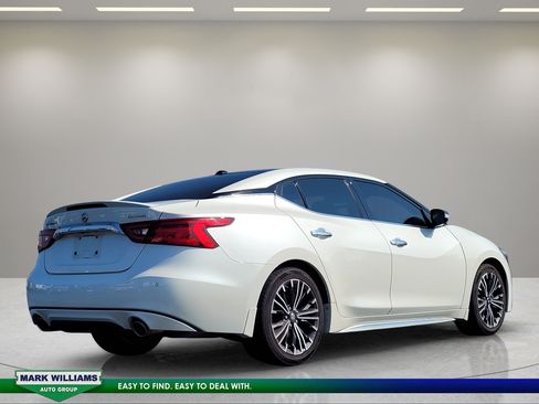Used 2017 Nissan Maxima Platinum w/ Medallion Package FWD image 4