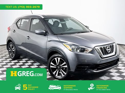 Used 2019 Nissan Kicks SV image 1