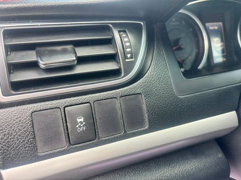 Used 2016 Toyota Camry SE w/ Moonroof Package FWD image 38