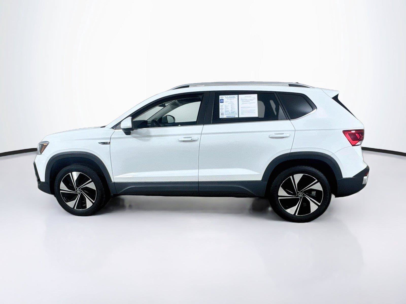 Certified 2023 Volkswagen Taos SE AWD/4WD image 3