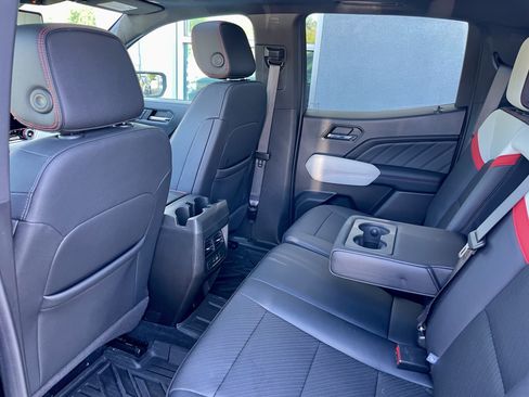 Used 2024 GMC Canyon AT4X AWD/4WD image 30