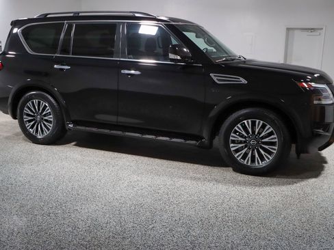 Used 2022 Nissan Armada SL w/ Midnight Edition Package image 6