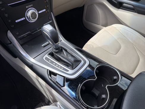 Used 2018 Ford Edge Titanium w/ Technology Package FWD image 22