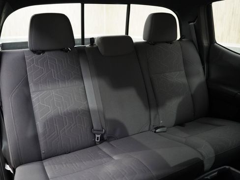 Used 2018 Toyota Tacoma TRD Sport image 34