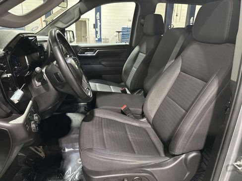 Used 2023 Chevrolet Silverado 1500 LT image 32
