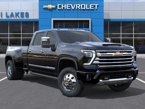 New 2026 Chevrolet Silverado 3500 High Country w/ Technology Package AWD/4WD image 7