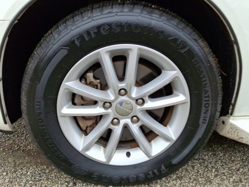 Used 2013 Dodge Grand Caravan SXT w/ UConnect Hands-Free Group image 4