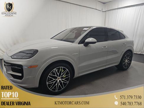 Used 2025 Porsche Cayenne S AWD/4WD image 1