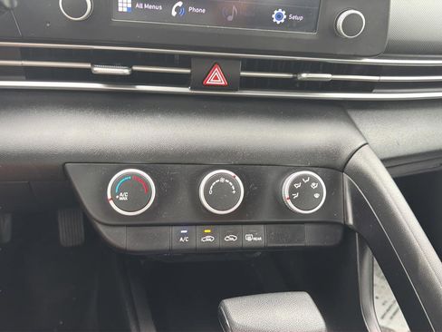 Used 2021 Hyundai Elantra SE image 10