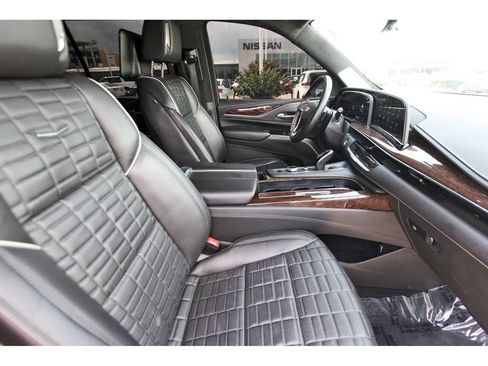 Used 2022 Cadillac Escalade Sport Platinum w/ LPO, ONYX Package image 11