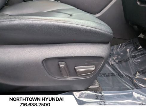 Used 2022 Toyota Highlander XLE image 41