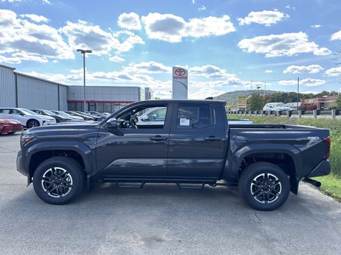 New 2025 Toyota Tacoma TRD Sport AWD/4WD image 5