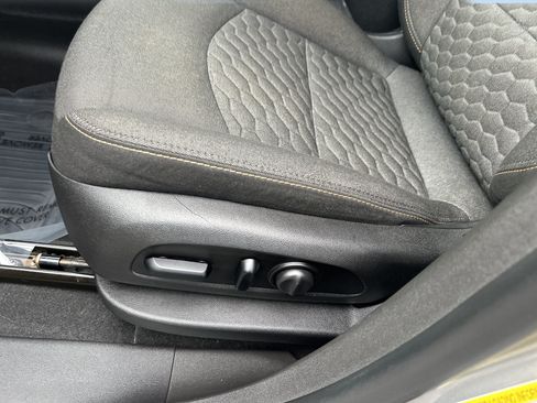 Certified 2018 Chevrolet Equinox LT AWD/4WD image 11