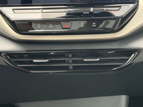 Certified 2024 Volkswagen ID.4 2WD image 22