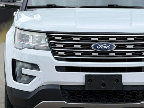Used 2016 Ford Explorer XLT AWD/4WD image 11