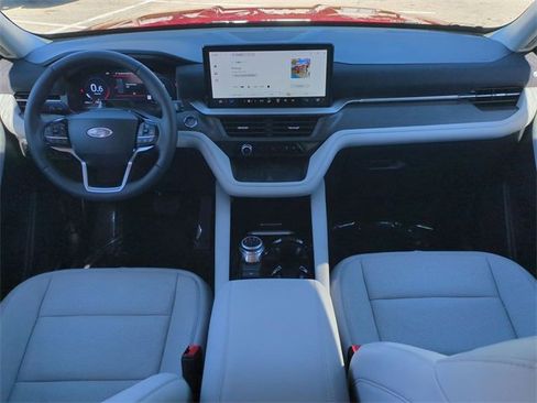 Certified 2025 Ford Explorer Platinum w/ Ultimate Package image 15