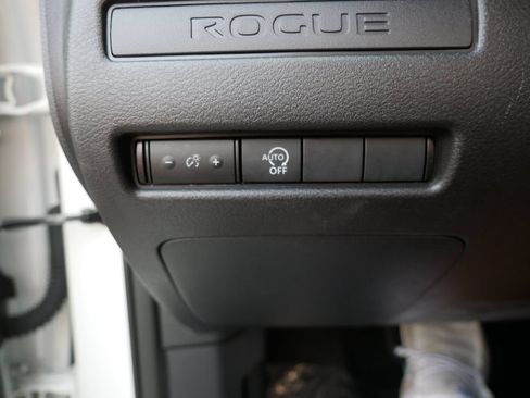 Used 2024 Nissan Rogue S AWD/4WD image 28