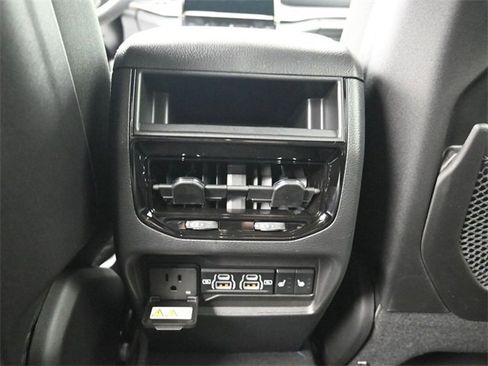 New 2025 Jeep Grand Cherokee Limited image 22