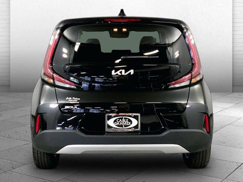 Used 2025 Kia Soul LX w/ LX Technology Package FWD image 3