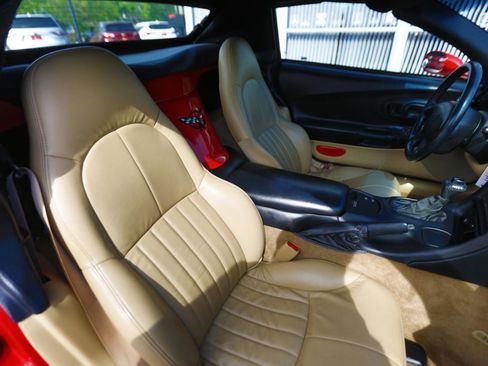 Used 2002 Chevrolet Corvette Coupe RWD image 19