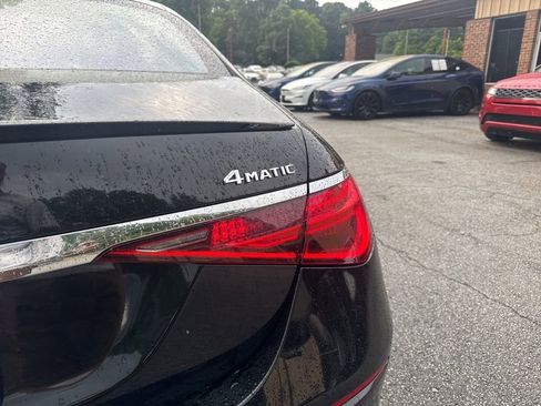 Used 2022 Mercedes-Benz S 580 4MATIC Sedan w/ AMG Line Package image 9
