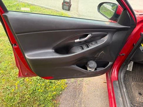 Used 2018 Hyundai Elantra GT Sport FWD image 14
