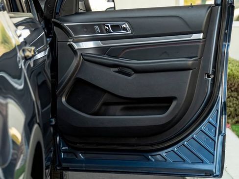 Used 2018 Ford Explorer Sport AWD/4WD image 40