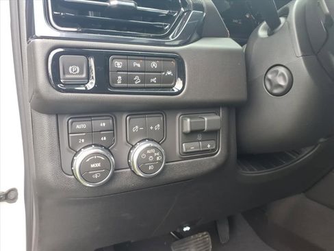 New 2026 GMC Yukon XL AT4 AWD/4WD image 20