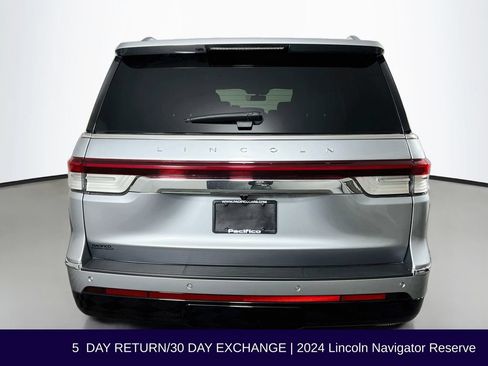 Used 2024 Lincoln Navigator Reserve AWD/4WD image 7