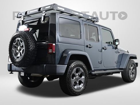 Used 2016 Jeep Wrangler Unlimited Rubicon w/ Connectivity Group AWD/4WD image 8