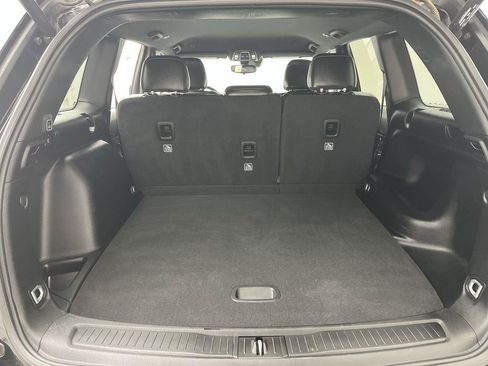 Used 2022 Jeep Grand Cherokee Altitude AWD/4WD image 28